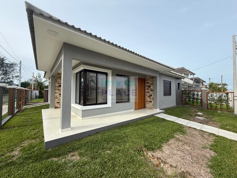 Casa Nova em Avenida Principal de Nova Tramandaí: 1ª foto da galeria de imagens do imóvel