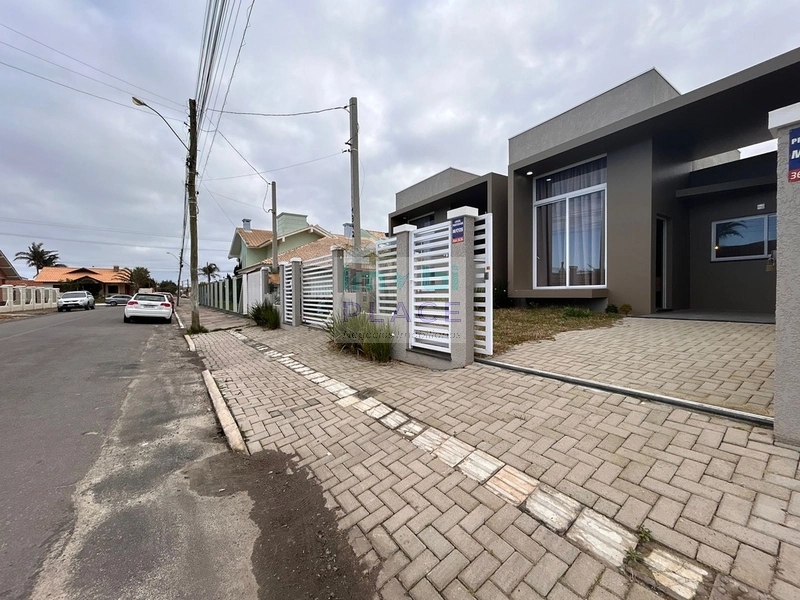 Casa Mobiliada com 3 Dormitórios no Centro de Tramandaí: 2ª foto da galeria de imagens do imóvel