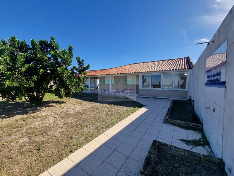IMPERDÍVEL – CASA FRENTE MAR: 1ª foto da galeria de imagens do imóvel