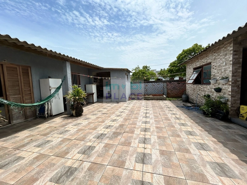 Pátio Amplo com Duas Casas – Conforto e Praticidade Perto de Tudo: 23ª foto da galeria de imagens do imóvel