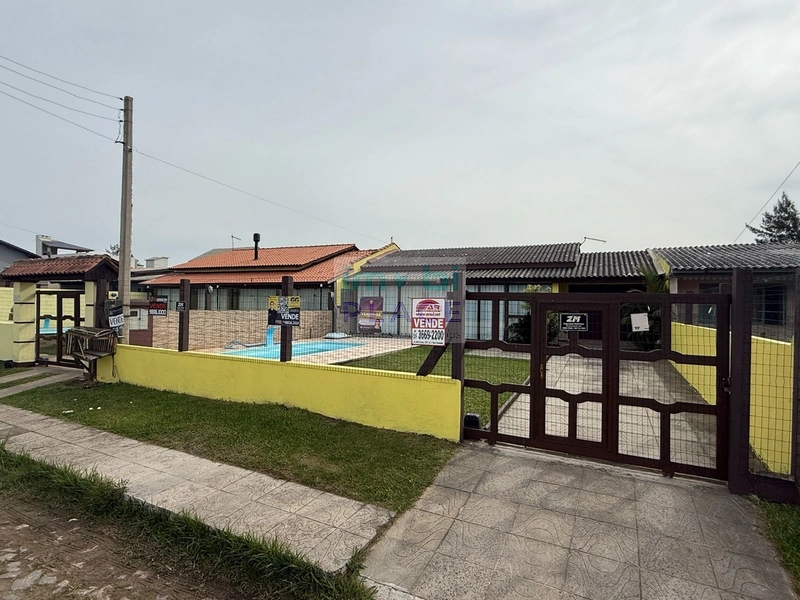 EXCELENTE CASA COM PISCINA: 2ª foto da galeria de imagens do imóvel
