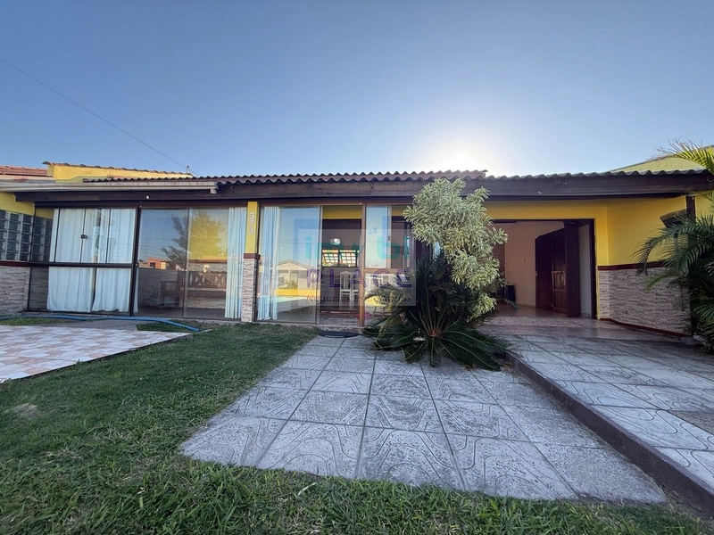 EXCELENTE CASA COM PISCINA: 3ª foto da galeria de imagens do imóvel