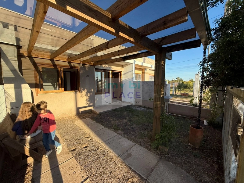 Casa geminada: 4ª foto da galeria de imagens do imóvel