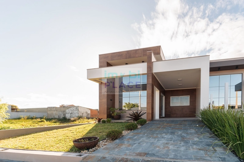 Casa de Alto Padrão no Centro de Imbé – Conforto, Estilo e Localização: 1ª foto da galeria de imagens do imóvel