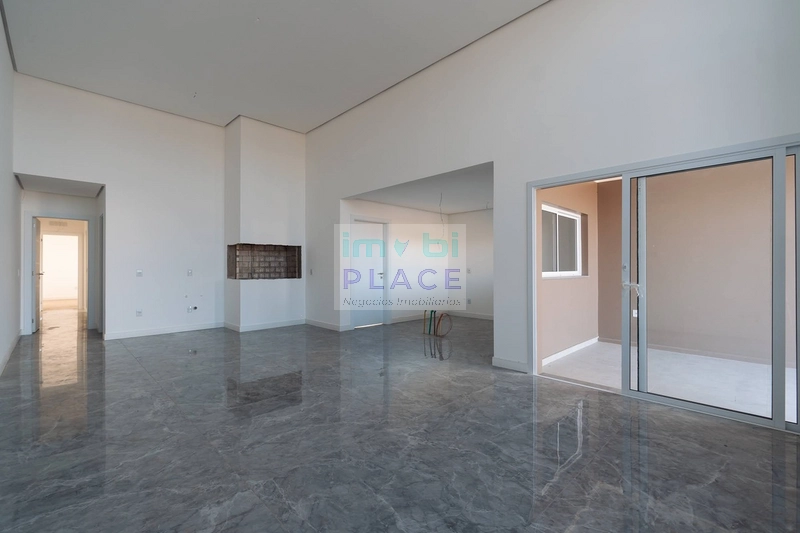 Casa de Alto Padrão no Centro de Imbé – Design Moderno e Acabamentos I: 14ª foto da galeria de imagens do imóvel