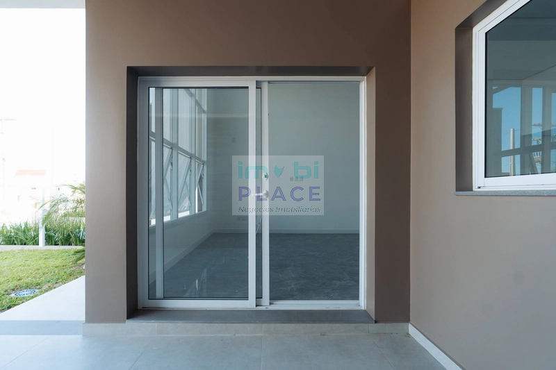 Casa de Alto Padrão no Centro de Imbé – Design Moderno e Acabamentos I: 11ª foto da galeria de imagens do imóvel