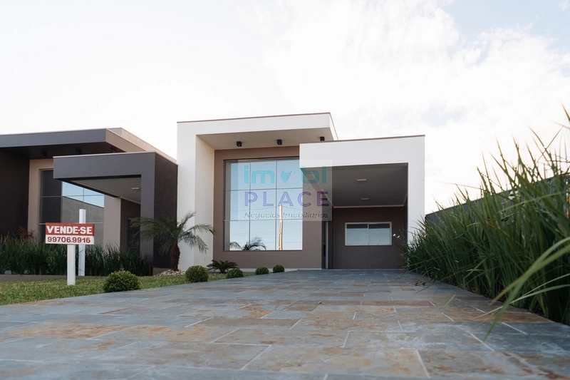 Casa de Alto Padrão no Centro de Imbé – Design Moderno e Acabamentos I: 6ª foto da galeria de imagens do imóvel