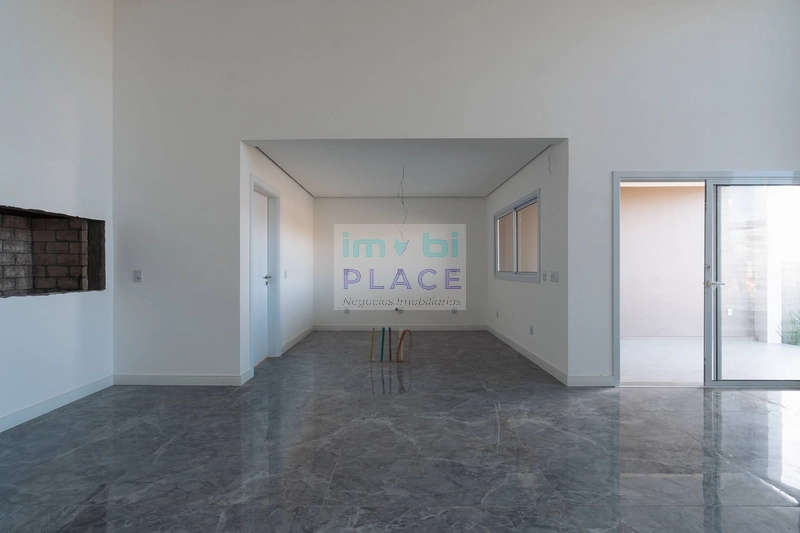 Casa de Alto Padrão no Centro de Imbé – Design Moderno e Acabamentos I: 15ª foto da galeria de imagens do imóvel