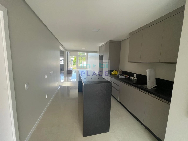 Casa Nova de Alto Padrão com 3 Dormitórios – Acabamentos Premium e Pé: 7ª foto da galeria de imagens do imóvel