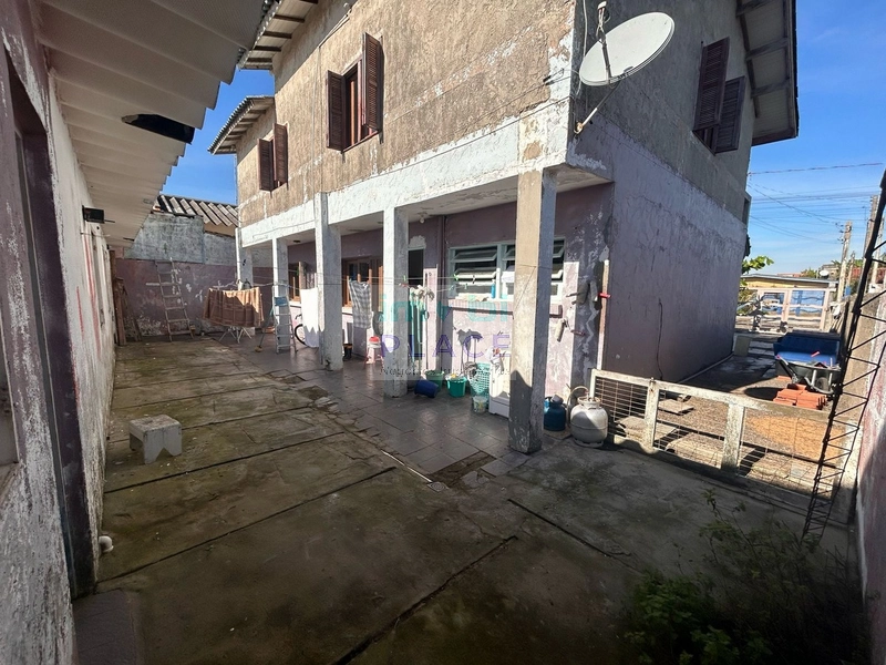 Casa de Esquina com Piscina e Amplo Espaço!: 7ª foto da galeria de imagens do imóvel