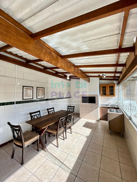 Casa com 3 dormitórios e piscina: 14ª foto da galeria de imagens do imóvel