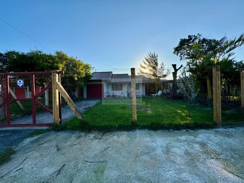 Casa Ampla à Venda em Nova Tramandaí – 3 Dormitórios e Pátio Espaçoso!: 2ª foto da galeria de imagens do imóvel