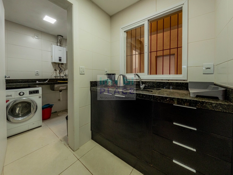Apartamento mobiliado de frente no centro de Tramandaí – posição solar: 15ª foto da galeria de imagens do imóvel