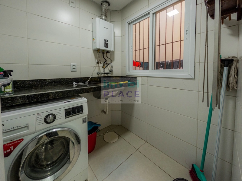 Apartamento mobiliado de frente no centro de Tramandaí – posição solar: 16ª foto da galeria de imagens do imóvel