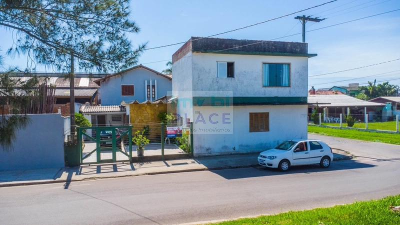 Casa no Centro de Tramandaí com Potencial Residencial e Comercial: 1ª foto da galeria de imagens do imóvel