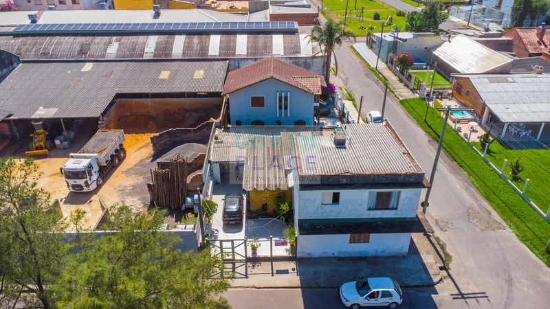 Casa no Centro de Tramandaí com Potencial Residencial e Comercial: 2ª foto da galeria de imagens do imóvel