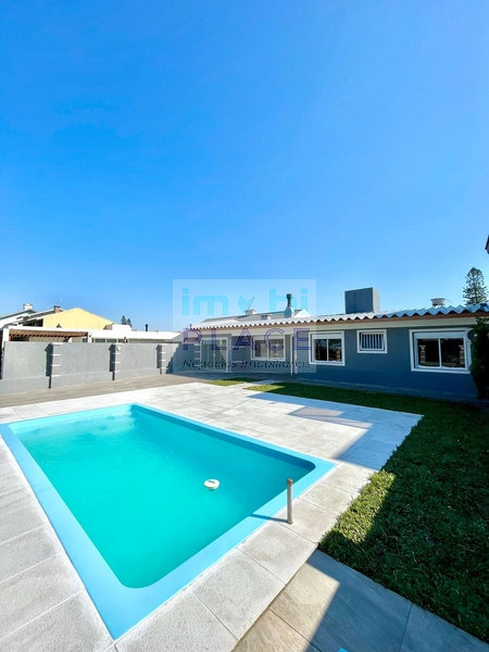Casa com Amplo Pátio e Piscina em Tramandaí: 4ª foto da galeria de imagens do imóvel