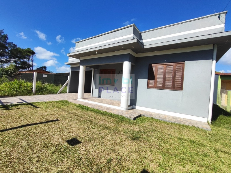 Casa com piscina: 3ª foto da galeria de imagens do imóvel