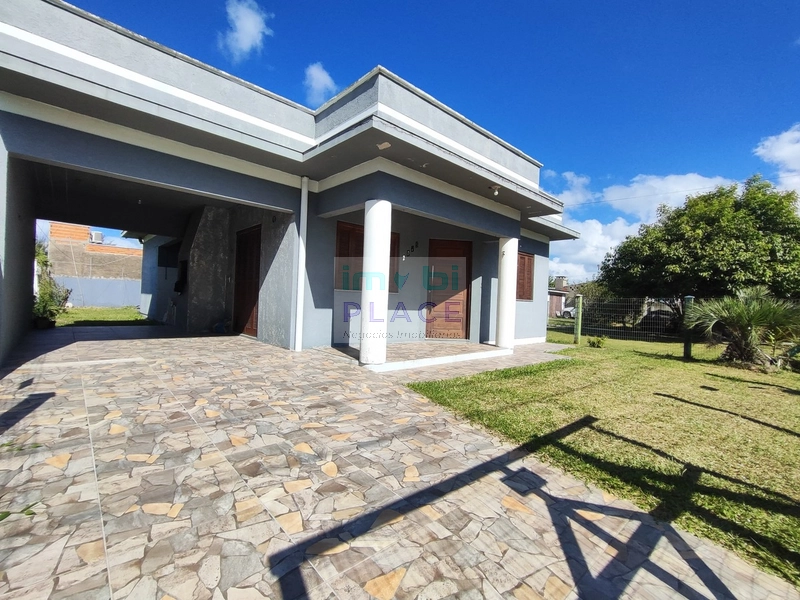 Casa com piscina: 1ª foto da galeria de imagens do imóvel