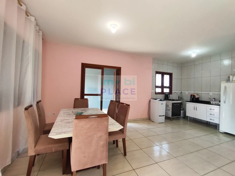 Casa com piscina: 9ª foto da galeria de imagens do imóvel