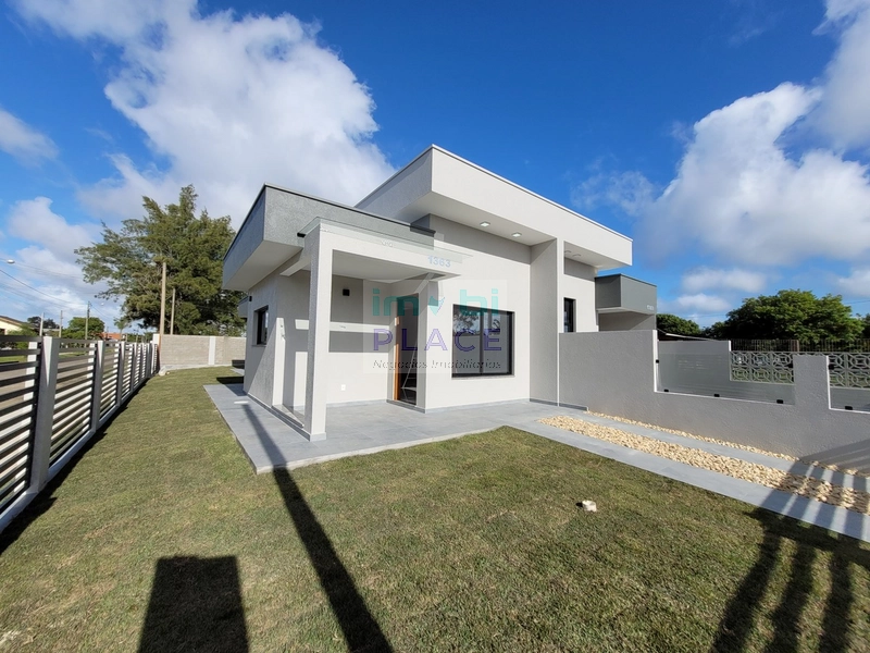 Casa de Esquina com Alto Padrão Construtivo – Nova Tramandaí: 1ª foto da galeria de imagens do imóvel