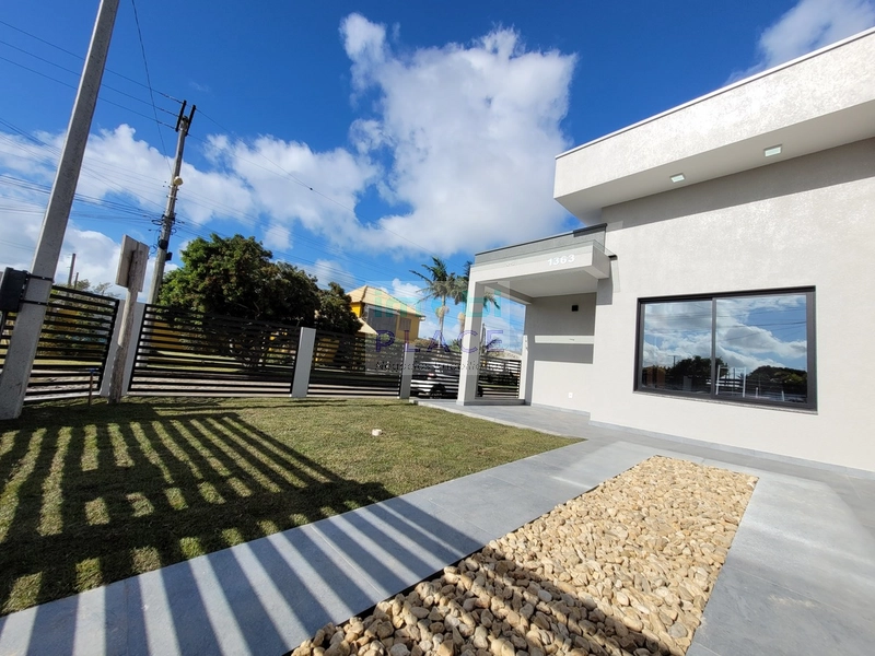 Casa de Esquina com Alto Padrão Construtivo – Nova Tramandaí: 2ª foto da galeria de imagens do imóvel