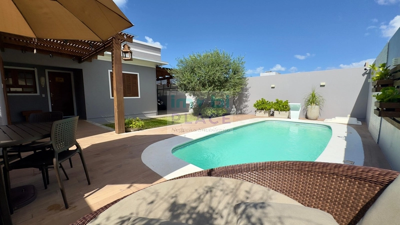 Casa com piscina: 34ª foto da galeria de imagens do imóvel