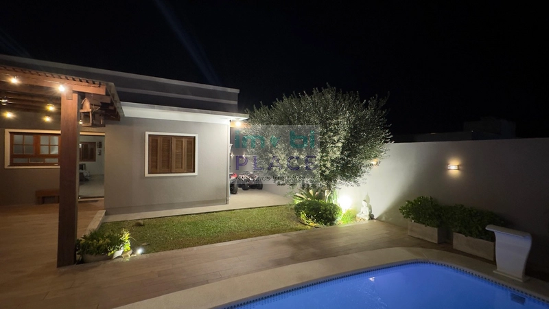 Casa com piscina: 14ª foto da galeria de imagens do imóvel