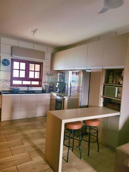 Casa com piscina: 21ª foto da galeria de imagens do imóvel