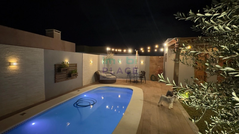 Casa com piscina: 11ª foto da galeria de imagens do imóvel