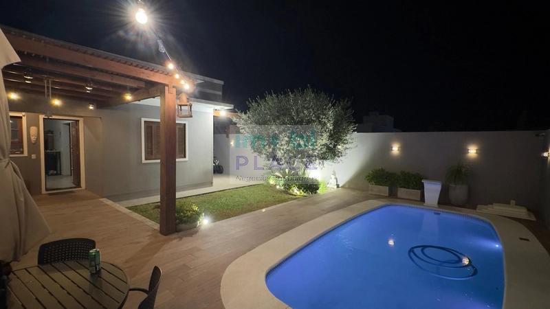Casa com piscina: 9ª foto da galeria de imagens do imóvel