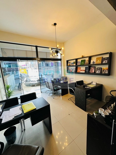 Sala comercial mobiliada disponível para venda ou locação.: 1ª foto da galeria de imagens do imóvel