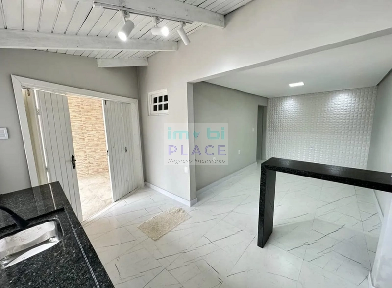 Casa com piscina: 4ª foto da galeria de imagens do imóvel