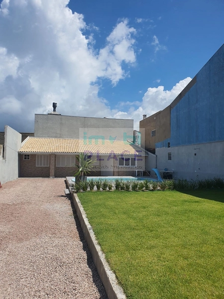 Casa com piscina: 12ª foto da galeria de imagens do imóvel