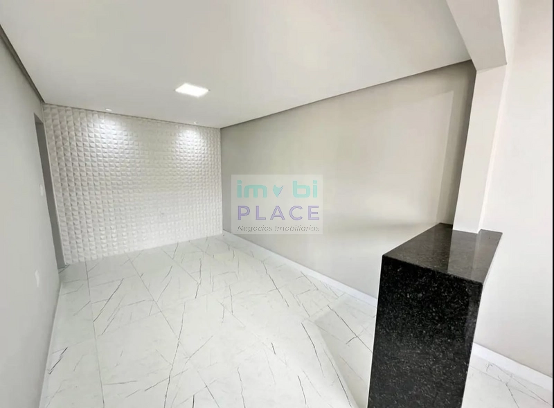 Casa com piscina: 2ª foto da galeria de imagens do imóvel