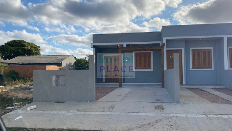 Casa Geminada à Venda: 2ª foto da galeria de imagens do imóvel