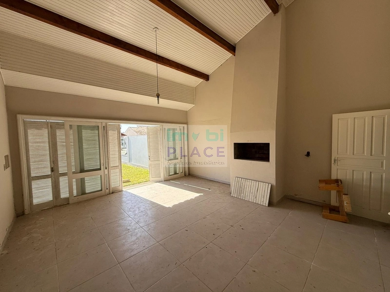 Casa Ampla com 4 Quartos: 15ª foto da galeria de imagens do imóvel