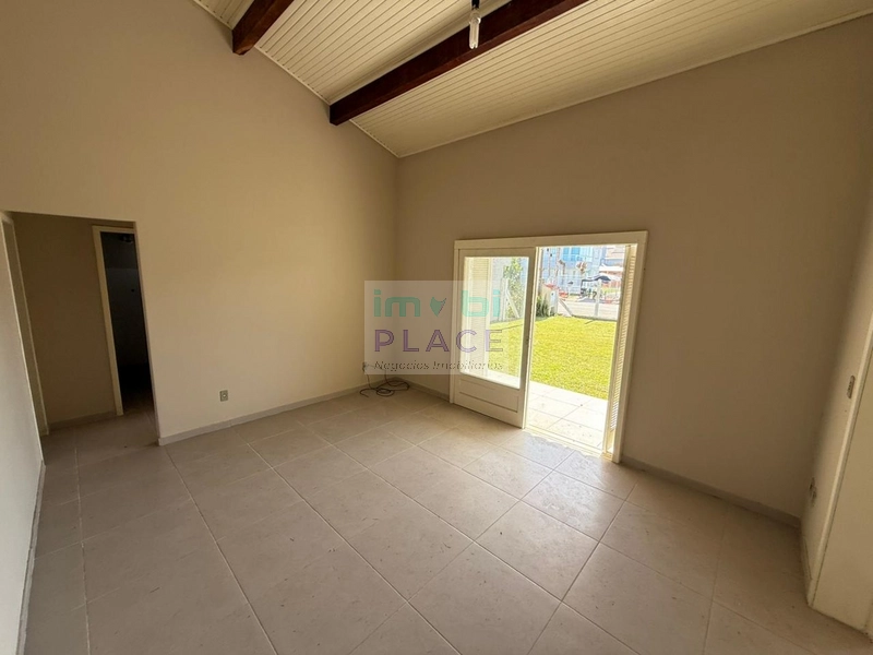 Casa Ampla com 4 Quartos: 8ª foto da galeria de imagens do imóvel