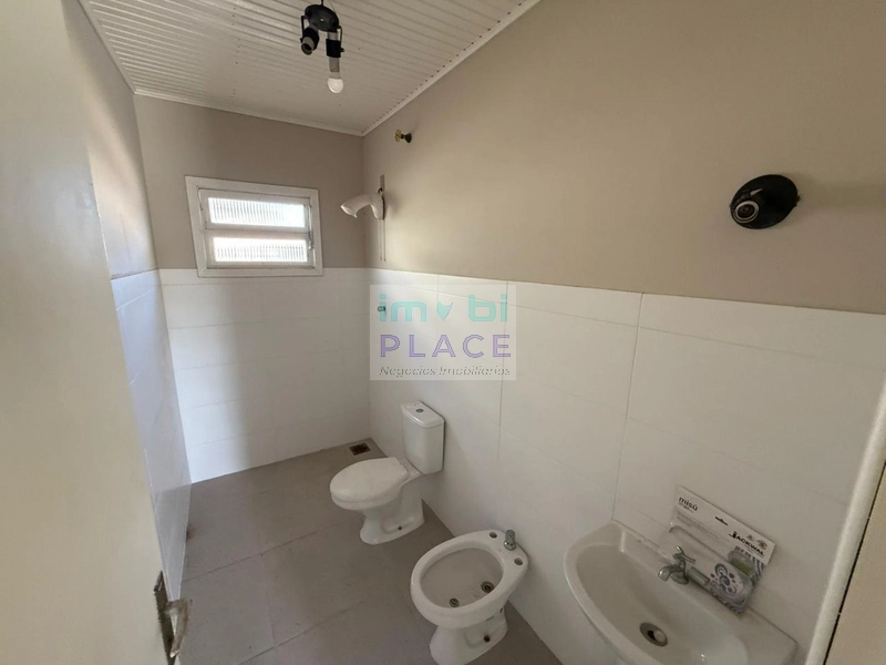 Casa Ampla com 4 Quartos: 3ª foto da galeria de imagens do imóvel