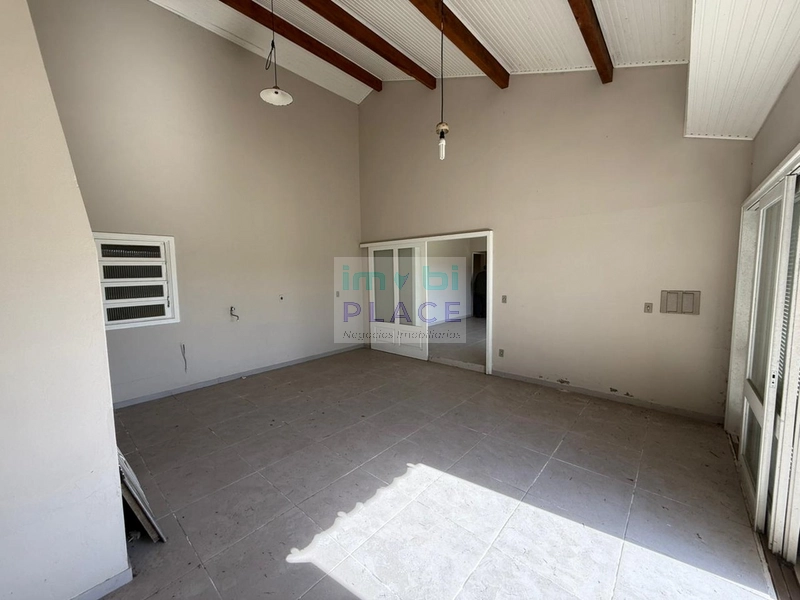 Casa Ampla com 4 Quartos: 16ª foto da galeria de imagens do imóvel