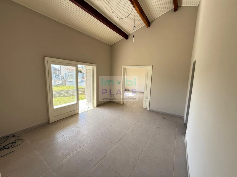 Casa Ampla com 4 Quartos: 6ª foto da galeria de imagens do imóvel