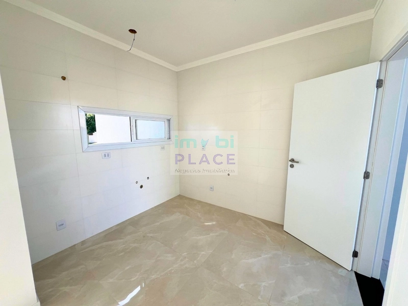 Casa à Venda – Alto Padrão Construtivo: 17ª foto da galeria de imagens do imóvel