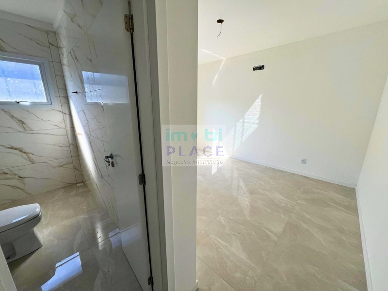 Casa à Venda – Alto Padrão Construtivo: 11ª foto da galeria de imagens do imóvel