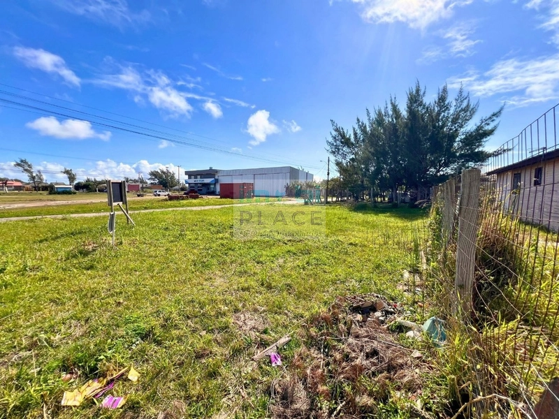 Terreno de esquina à venda: 1ª foto da galeria de imagens do imóvel