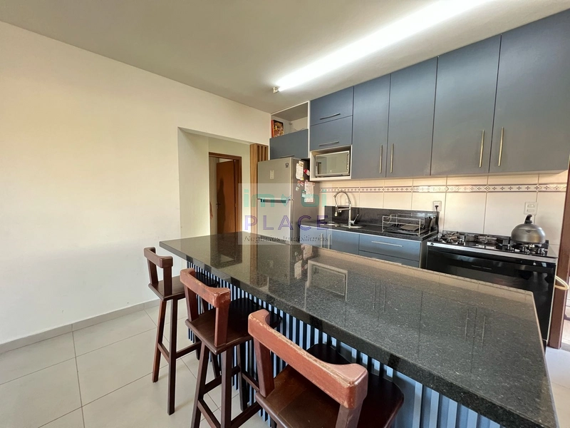Casa à Venda: 2ª foto da galeria de imagens do imóvel