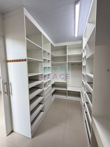 Casa à Venda – Parcialmente Mobiliada: 9ª foto da galeria de imagens do imóvel
