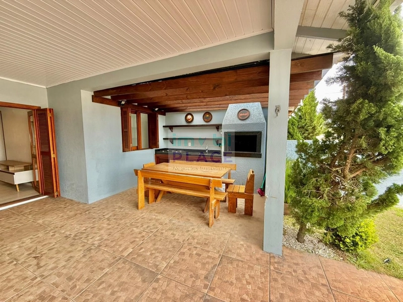 Casa à Venda – Parcialmente Mobiliada: 2ª foto da galeria de imagens do imóvel