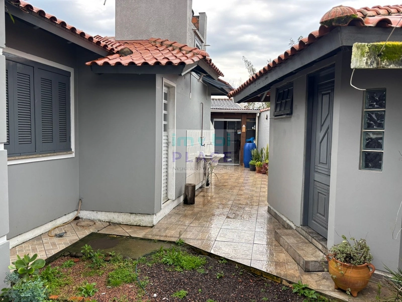 Casa com ótima localização, a apenas 700 metros do mar: 36ª foto da galeria de imagens do imóvel