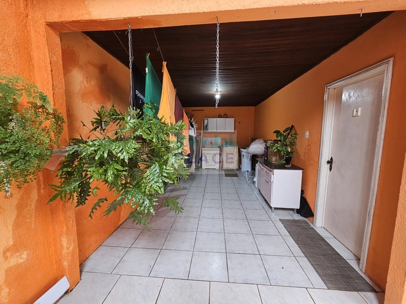 Casa com Anexo e Amplo Espaço para sua Família: 2ª foto da galeria de imagens do imóvel