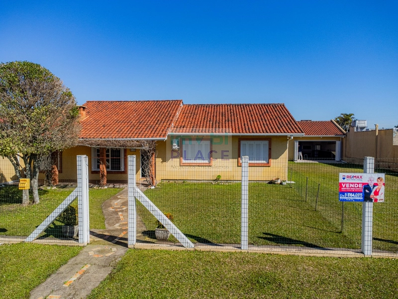 Casa à venda com amplo espaço e lazer completo: 3ª foto da galeria de imagens do imóvel
